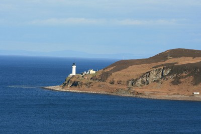 1280px-Davaar_Island_and_Lighthouse.jpg