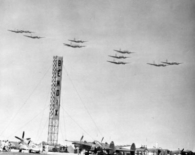 C-46's über BENDIX-Werbung.jpg