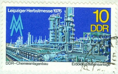 DDR 1976 MiNr. 1161 Erdöldestillationsanlage.jpg