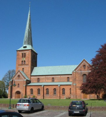 800px-Bad_segeberg_marienkirche.jpg