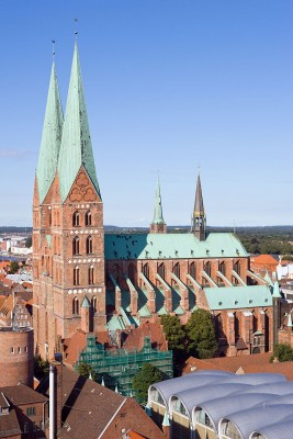 640px-Luebeck-St_Marien_vom_Turm_von_St_Petri_aus_gesehen-20100905.jpg