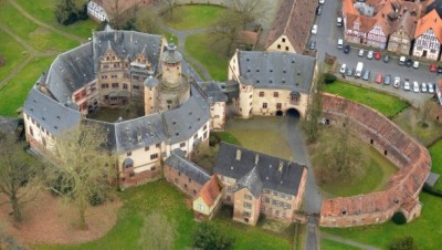 alte-pracht-das-schloss-in.jpg