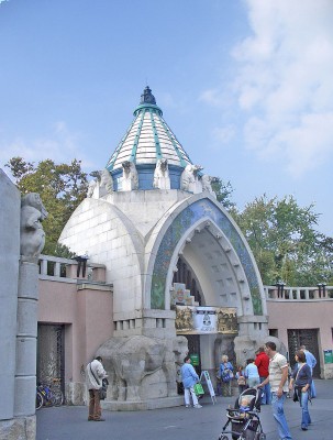800px-Hungary_budapest_zoo_entry.jpg