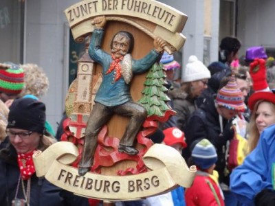 zunft-der-fuhrleute-freiburg.jpg (61 KiB) 2732-mal betrachtet zunft-der-fuhrleute-freiburg.jpg