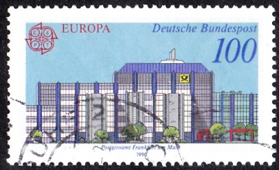 E1990_0002.jpg