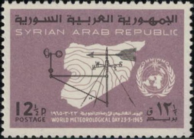 Windrichtungs- und Windgeschwindigkeitsmesser vor Syrienkarte mit eingetragenen Wetterzonen31032016.jpg