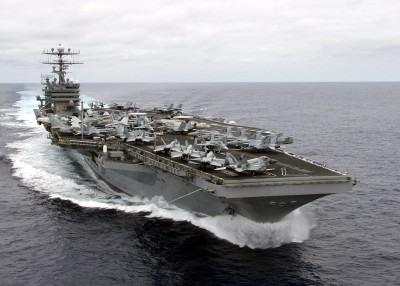 US_Navy_010730-N-6234S-004_USS_Carl_Vinson_(CVN_70)_underway.jpg