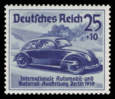 DR_1939_688_Automobilausstellung_Volkswagen_Käfer.jpg