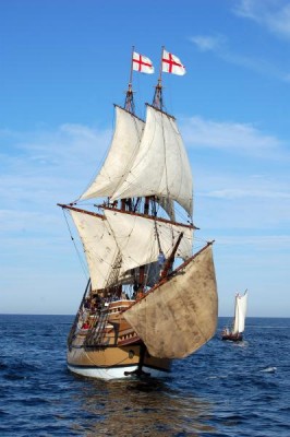 Profile Photo (Mayflower II Under Sail).jpg
