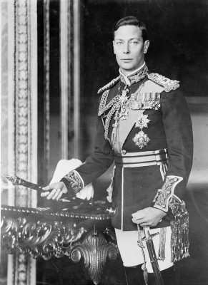 King_George_VI_of_England,_formal_photo_portrait,_circa_1940-1946.jpg